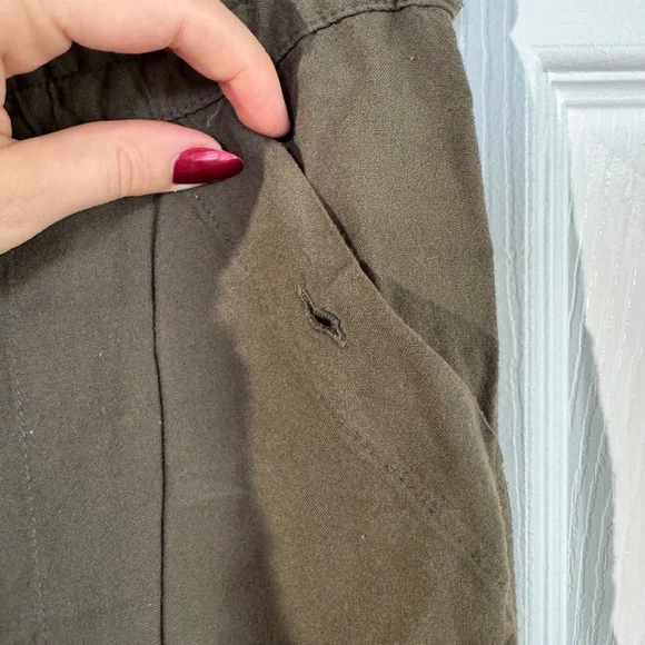 Aritzia Lightweight Joggers, Size S - Picture 3 of 9